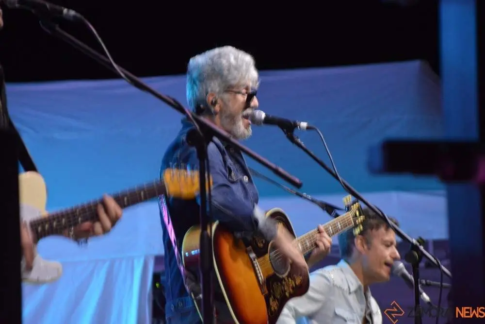  radiohéroes, la Guardia y Celtas Cortos_78