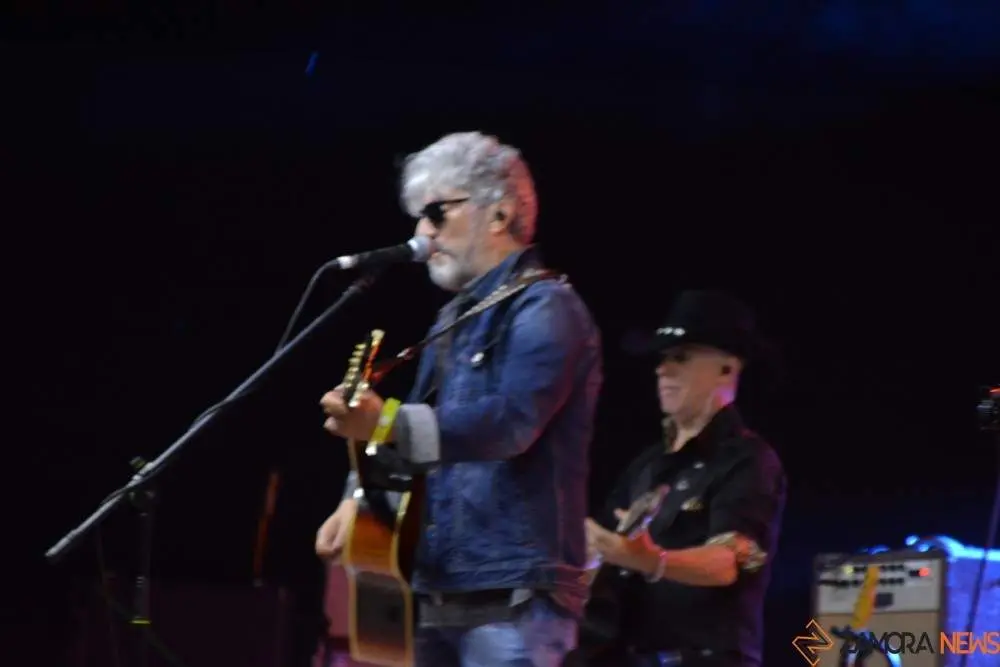  radiohéroes, la Guardia y Celtas Cortos_64