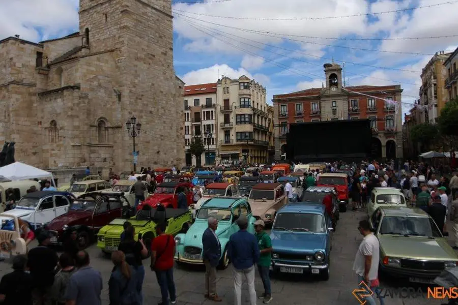 concentración internacional Citroen 2cv y clásicos _2