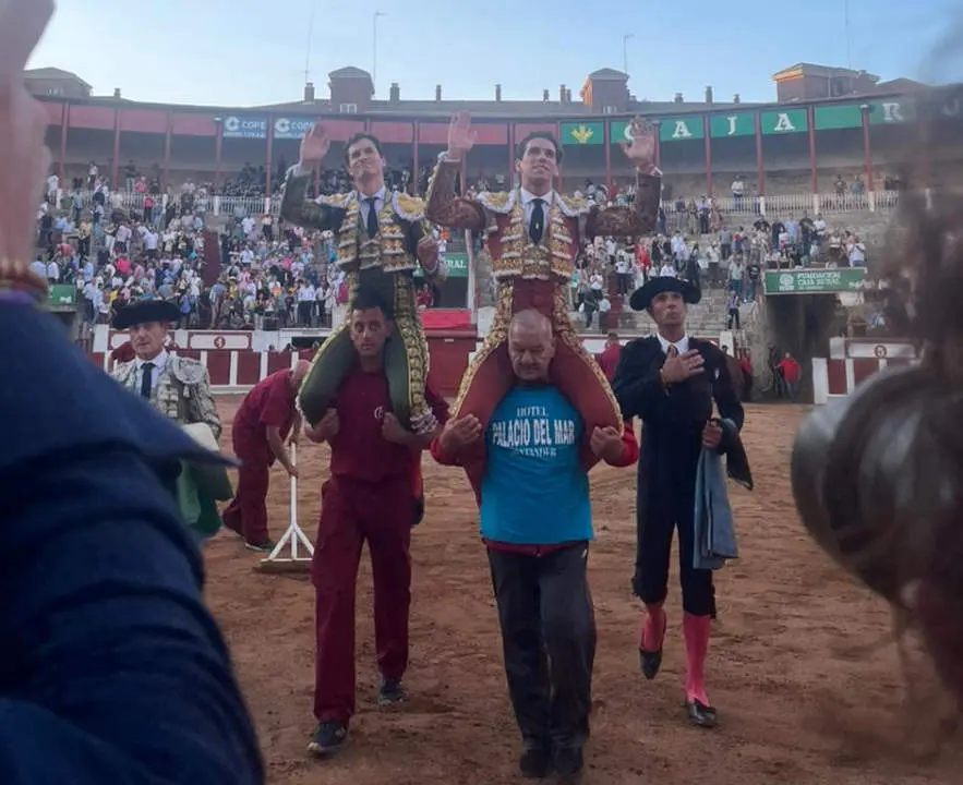 puerta grande toros zamora