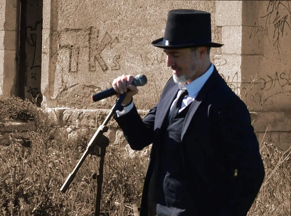 JOSÉ LUIS PEÑAS CANTANTE. imagen Facebook