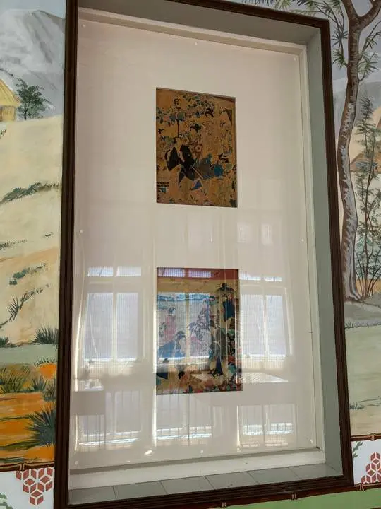 protege valiosas pinturas sobre cristal del Japón del siglo XIX en el Centro Cultural Soledad González