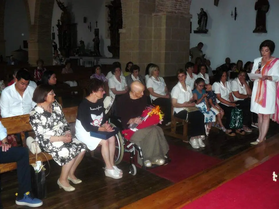 revellinos homenaje vecina centenaria