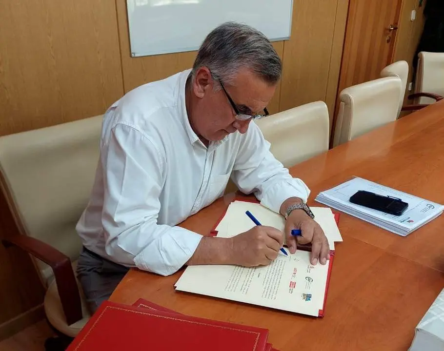 Firma Mariano Prieto acuerdo complemento agentes medioambientales