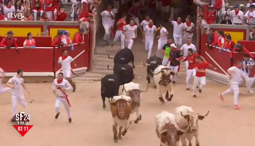(523) TERCER ENCIERRO de San Fermín 2024  Toros de Victoriano del Río