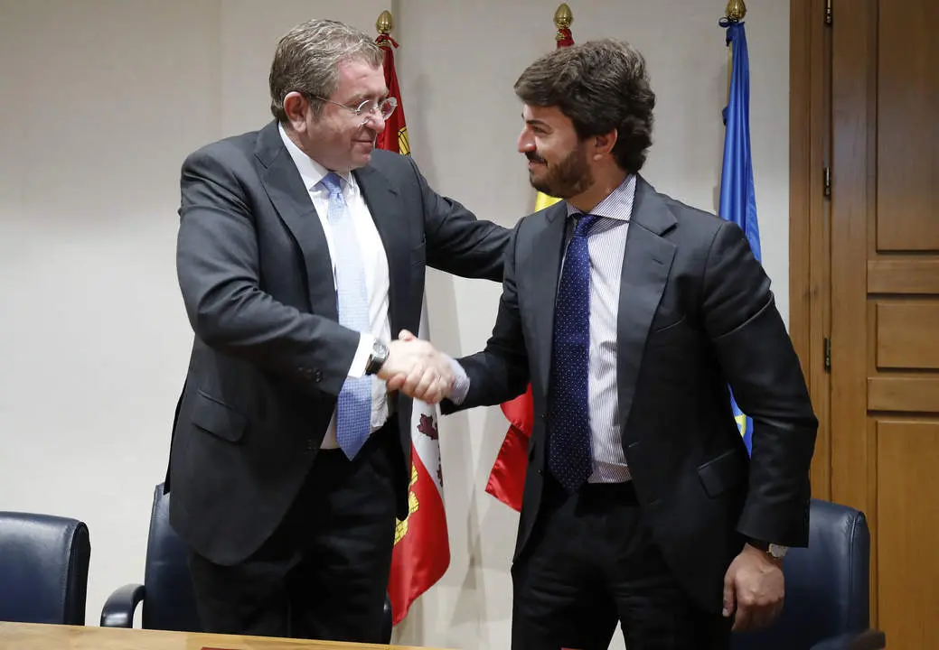 Firma del protocolo con la Asociación Empresa Familiar