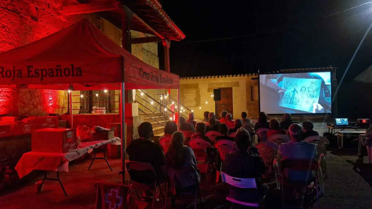 cine de verano cruz roja