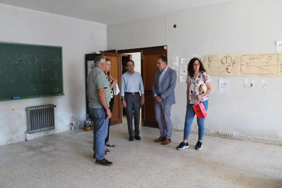 El subdelegado del Gobierno evalúa las necesidades técnicas del Edificio de Patrimonio Sindical en Bermillo de Sayago
