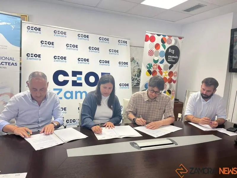 Firma Fromago y CEOE Zamora