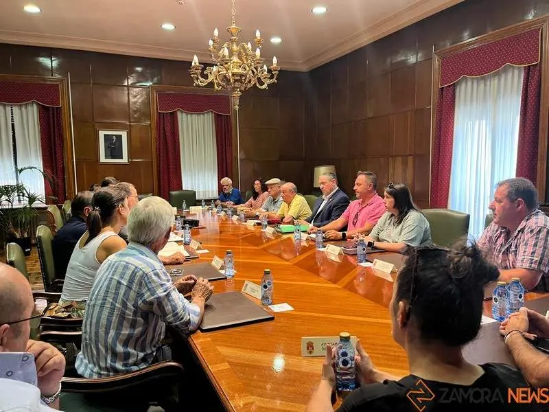 Javier Faundez en la reunión de los cuarteles de la Guardia Civil 
