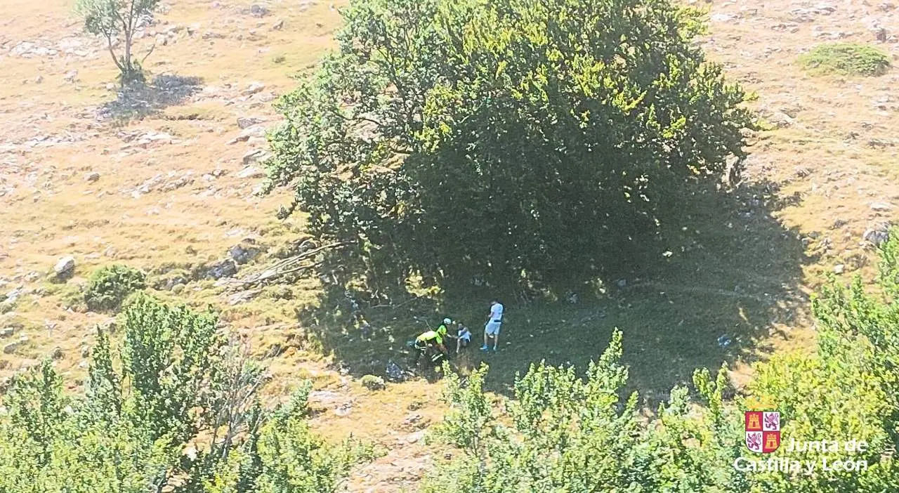 El grupo de Rescate de la Junta de CyL rescata un montañero herido en el Pico Almonga