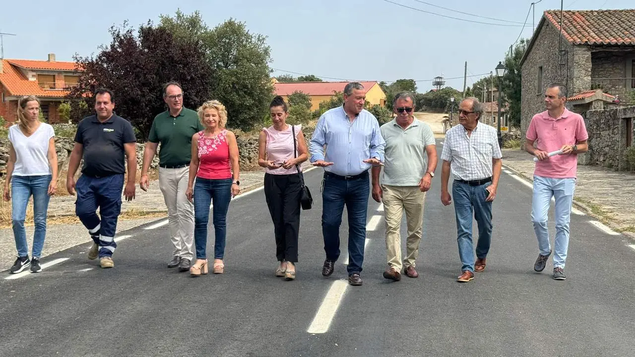 el presidente de la Diputación visita las carreteras de Sayago. imagen de archivo