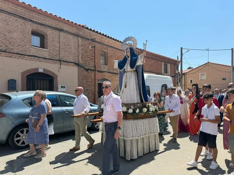 La Bóveda de Toro celebra su día grande en honor a Nuestra Señora de las Nieves