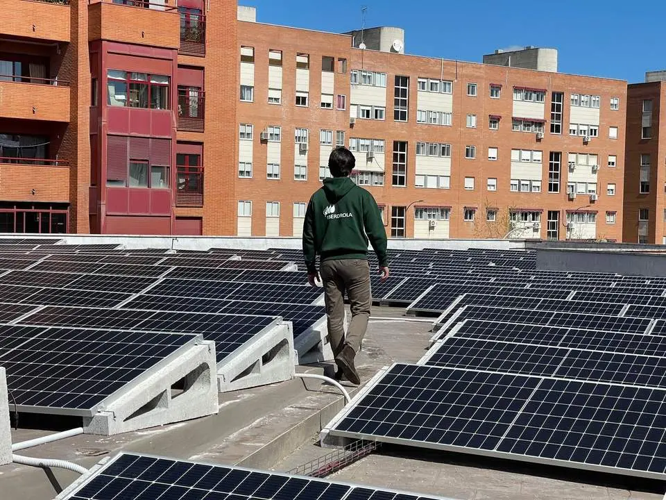 Iberdrola da acceso a 100.000 hogares al autoconsumo a través de sus Comunidades Solares