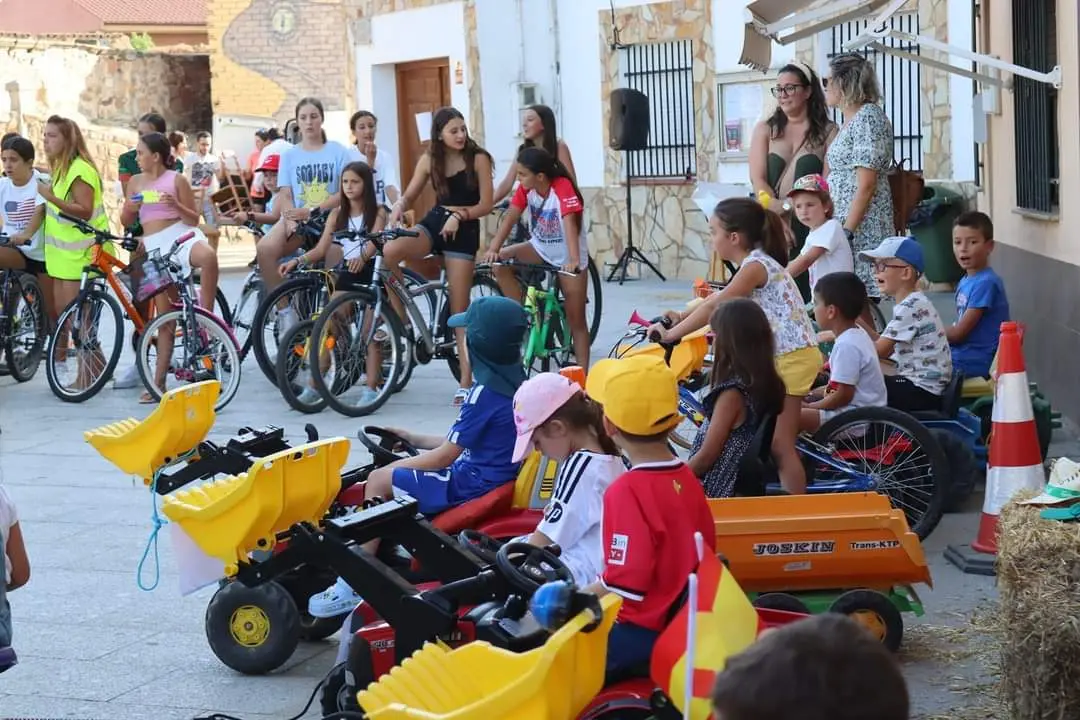 Tractorada mini Burganes de Valverde1
