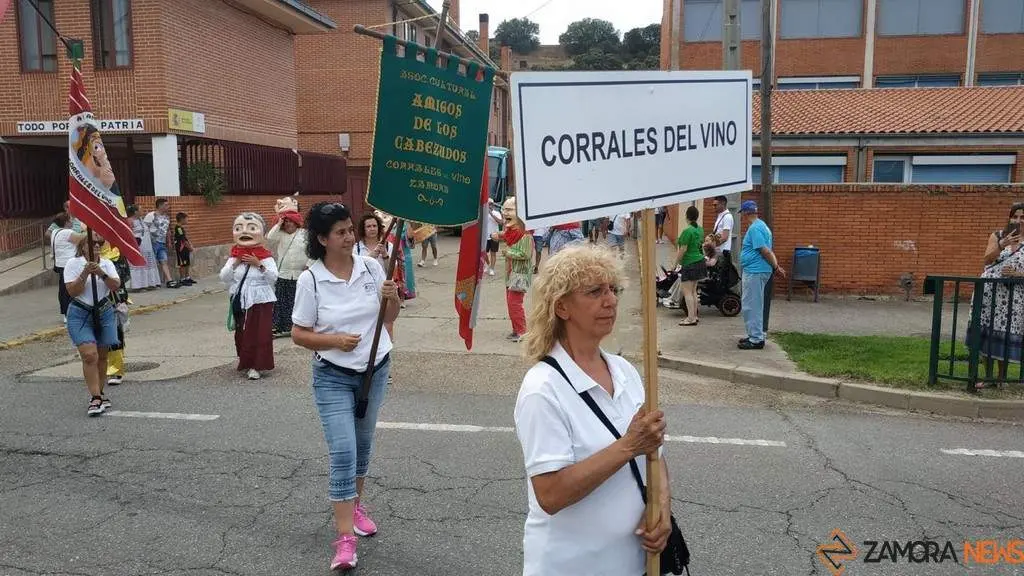 Gigantes y cabezudos en Camarzana de Tera _6