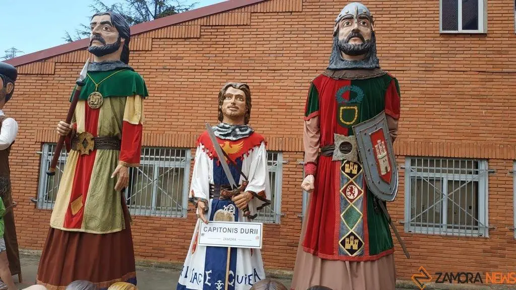 Gigantes y cabezudos en Camarzana de Tera _13