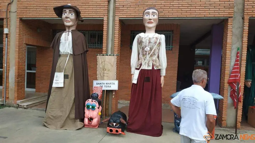 Gigantes y cabezudos en Camarzana de Tera _14