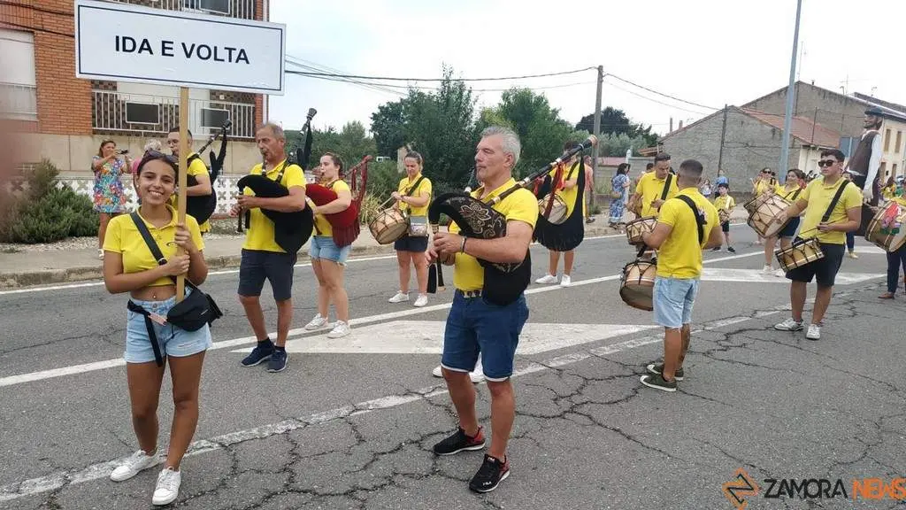 Gigantes y cabezudos en Camarzana de Tera _35