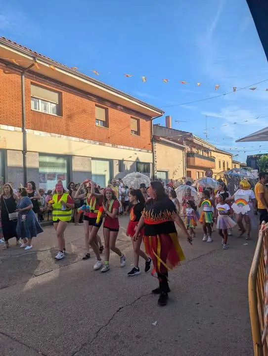 desfile de carrozas de Quiruelas de Vidriales (25)