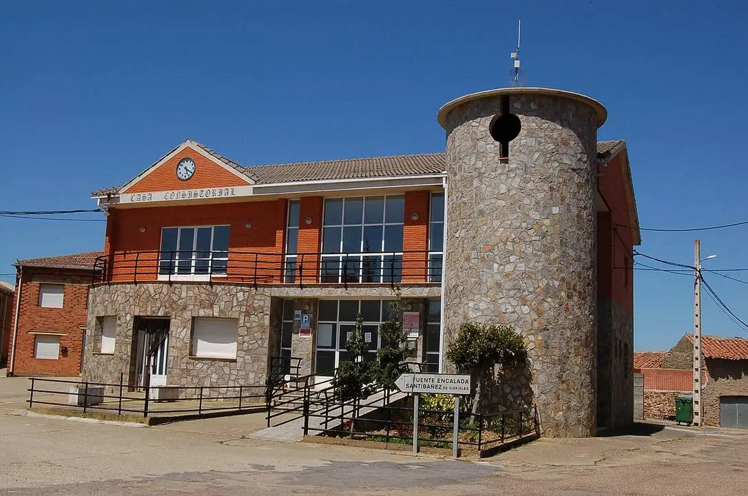 Ayuntamiento Alcubilla de Nogales. Imagen wikipedia