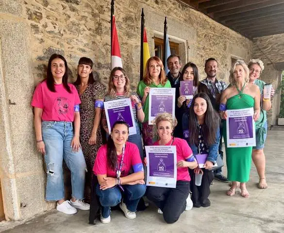 Algunas representantes de la Comisión de Fiestas y del Grupo Meninas.
