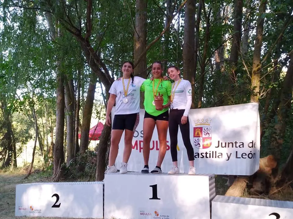 02 Ariadna Podium - Dueñas