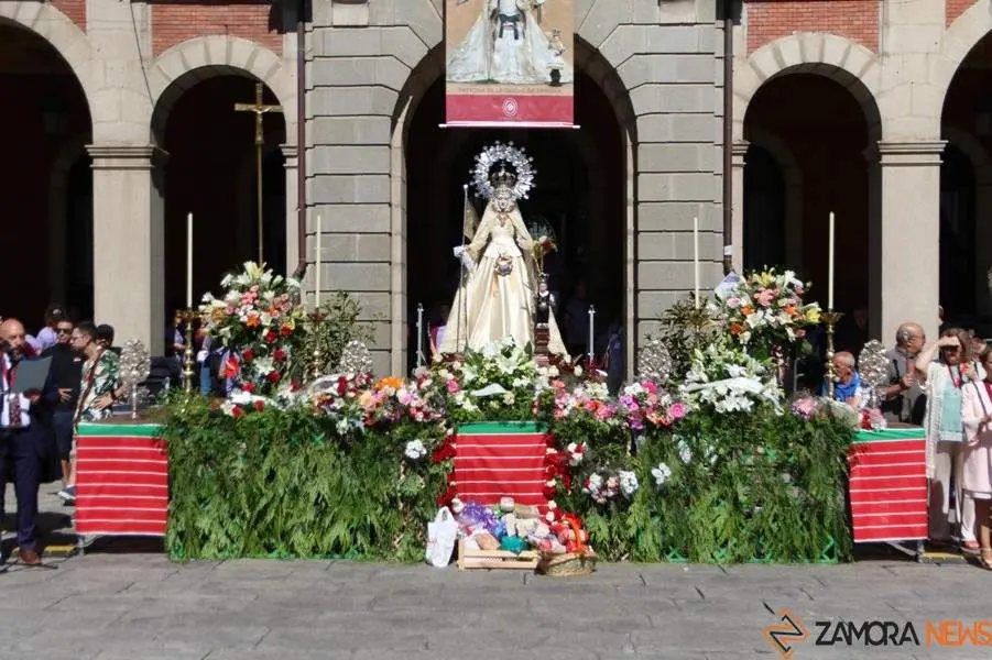 ofrenda floral Virgen de la Concha _11