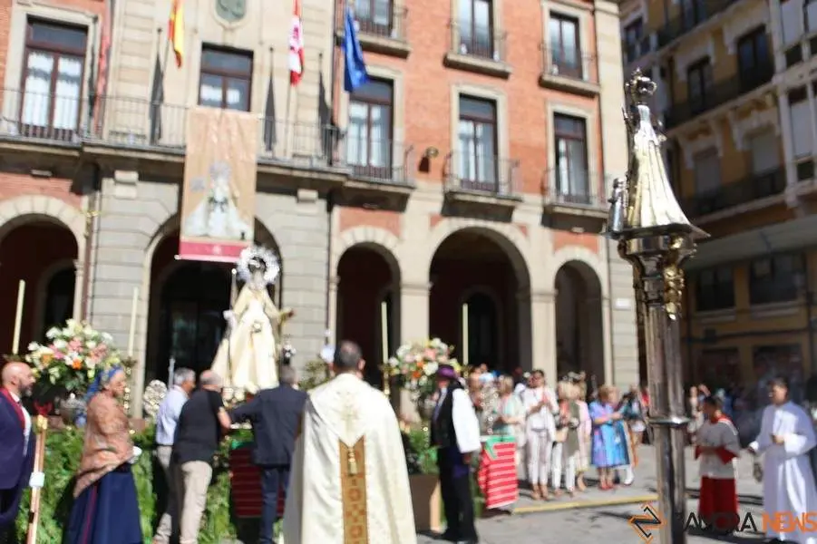 ofrenda floral Virgen de la Concha _24