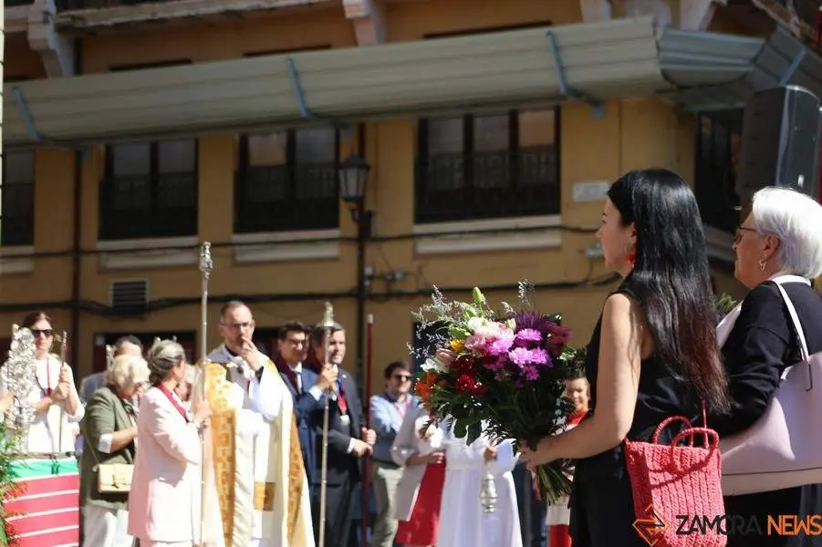 ofrenda floral Virgen de la Concha _37