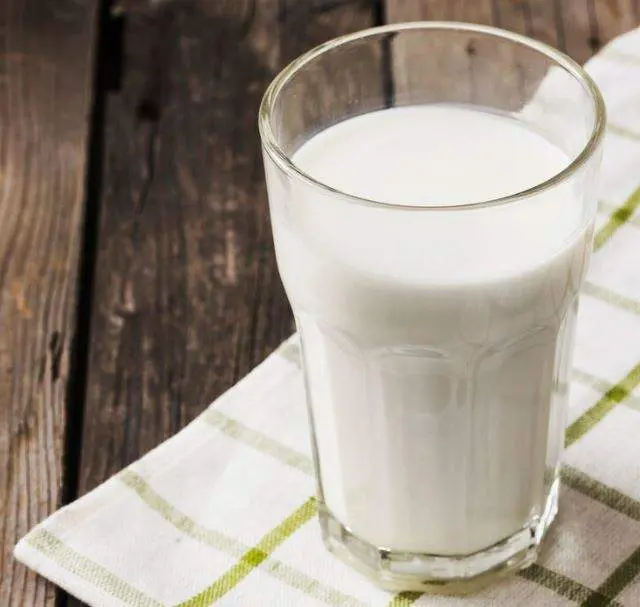 Vaso de leche Archivo