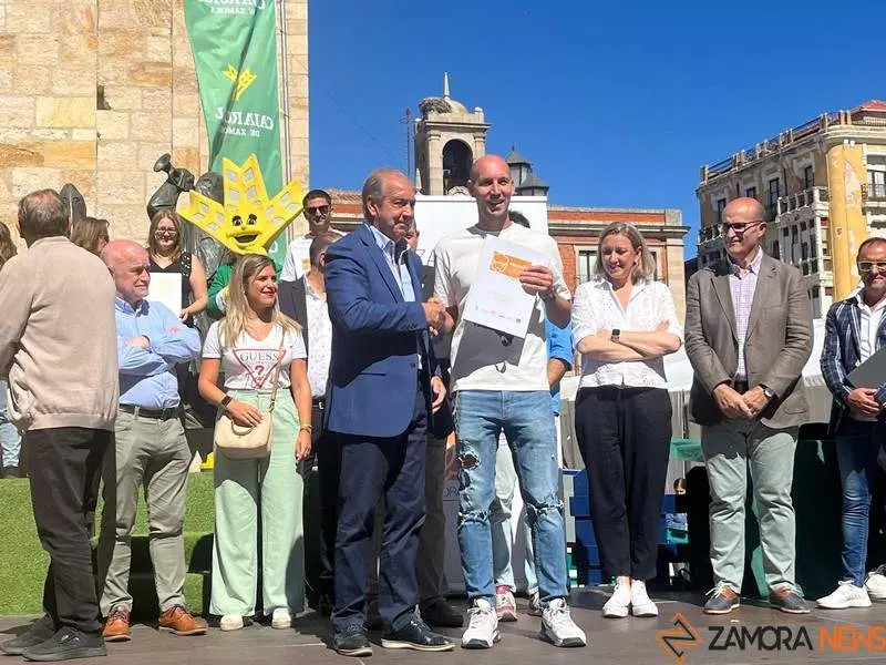 premiados papeletas en el comercio de Zamora _18