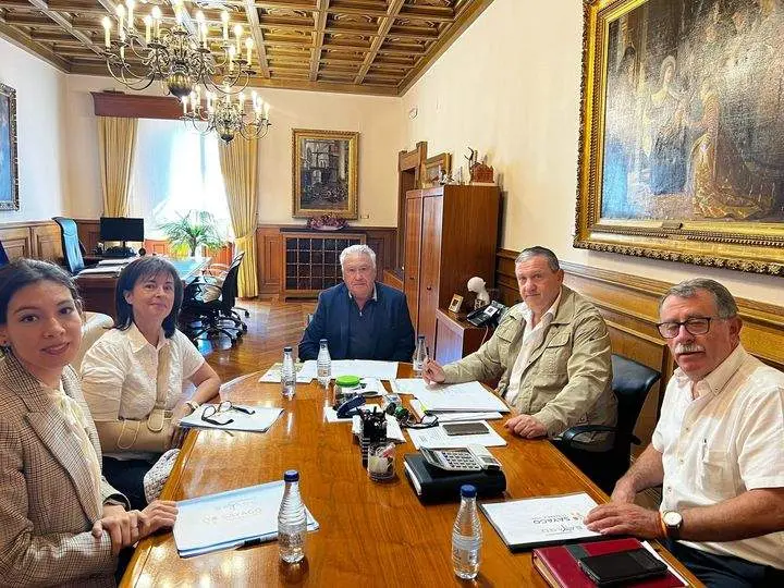reunión de la Diputación de Zamora con la Asociación de Empresarios de Sayago