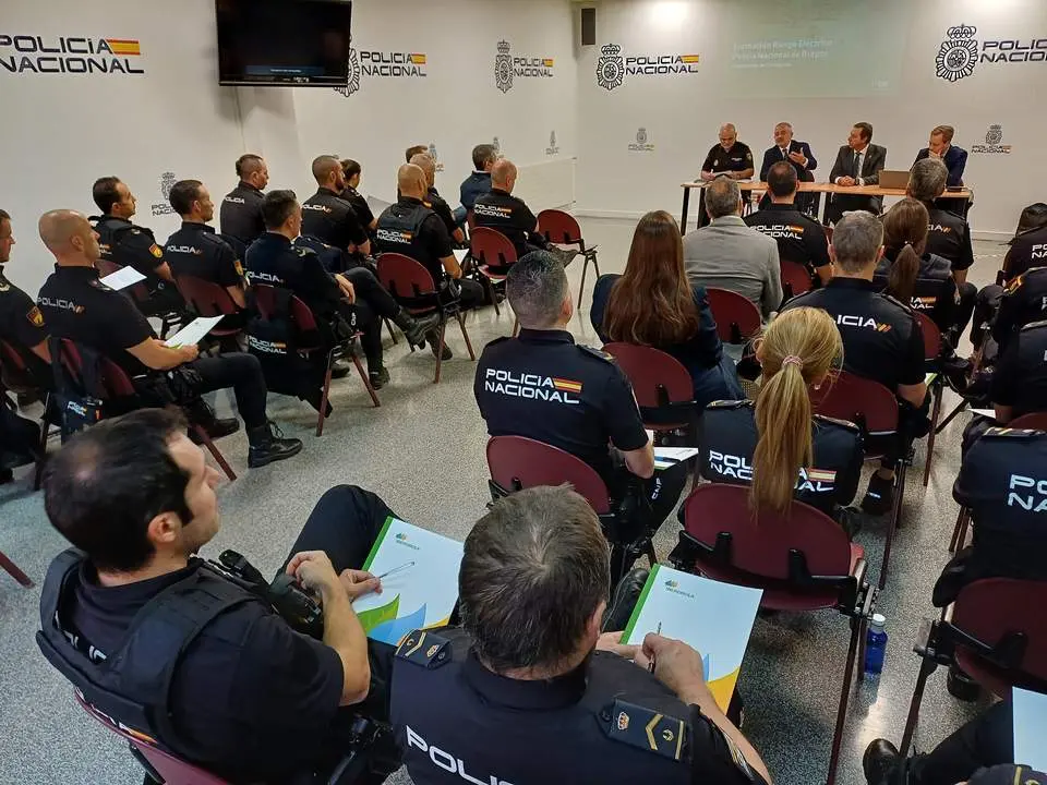 2024-09-23.- Inauguración de la formación a Policia Burgos