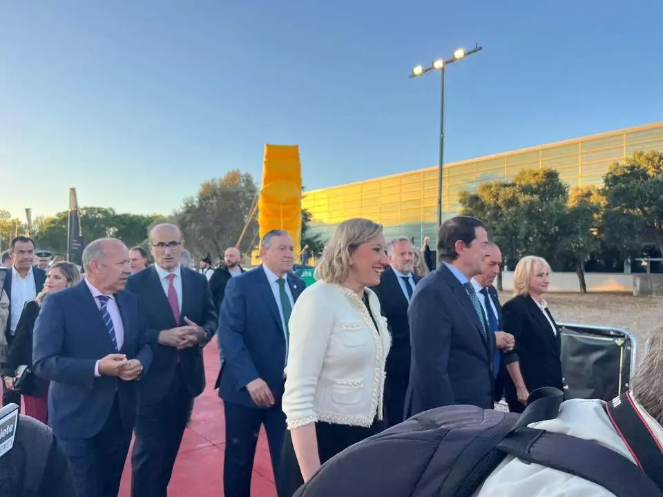 Autoridades de la provincia y comunidad