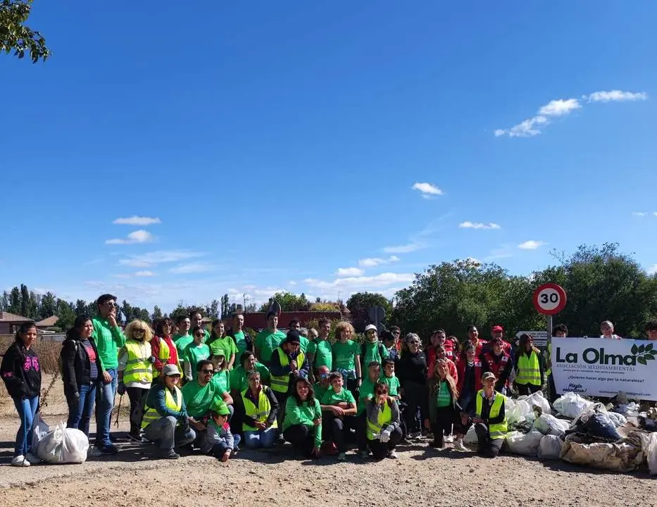 2024-09-28.- Voluntarios Iberdrola, Cruz Roja y A.M. La Olma