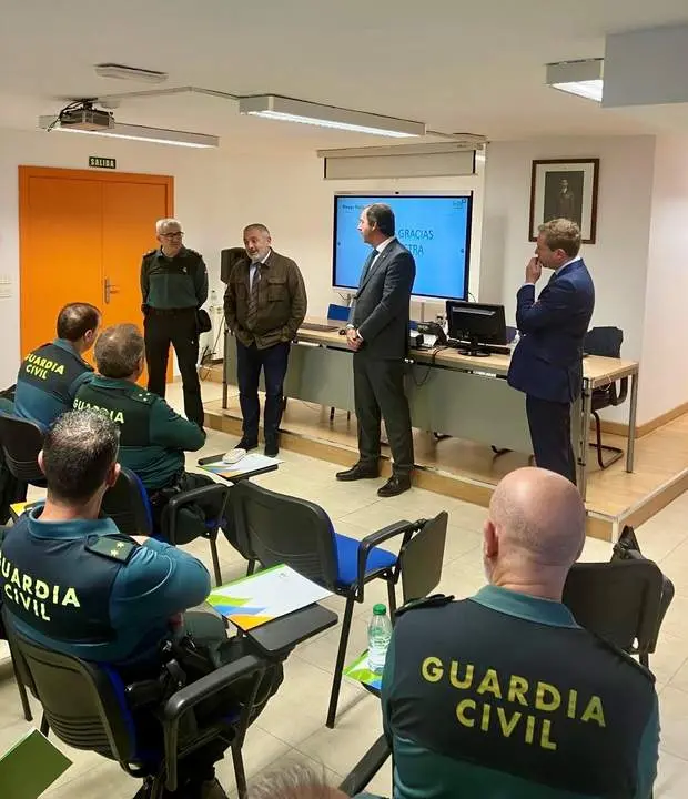 2024-09-30.- El subdelegado del gobierno en Burgos calusura la formación