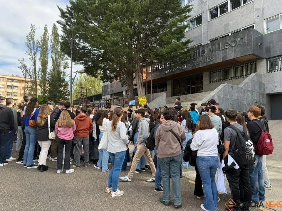 Estudiantes manifestandose EBAU_7
