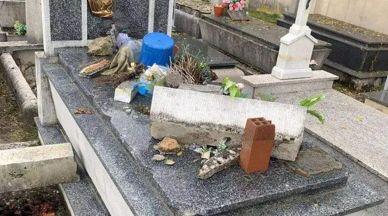 Daños cementerio León