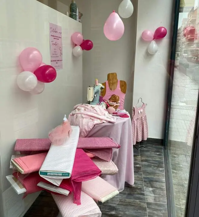 los comercios de Zamora se visten de rosa  (1)