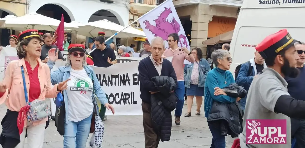 UPL en la manifestación por el Tren Ruta de la PLata