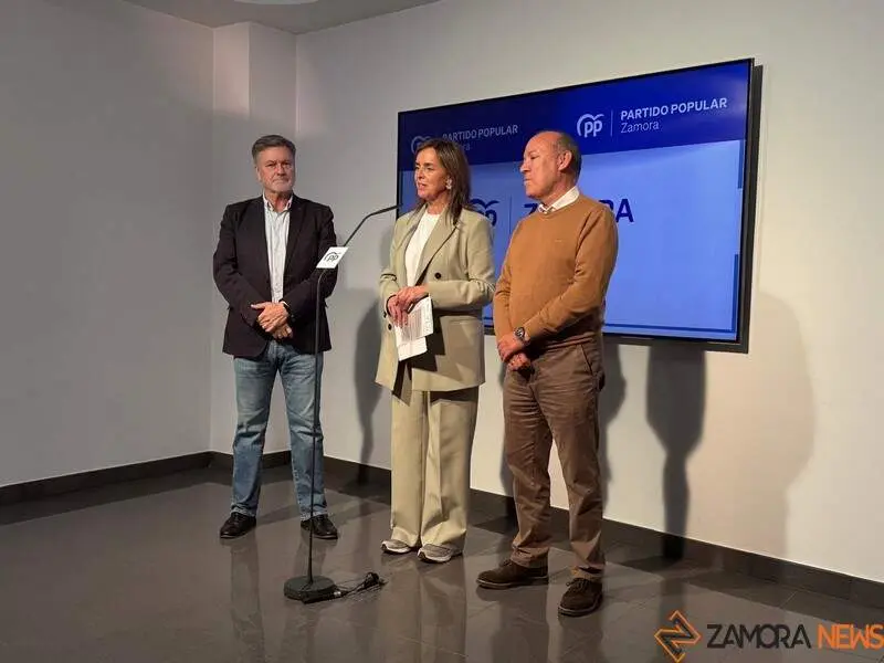 Carmen Fúnez, Francisco Vázquez y José María Barrios 