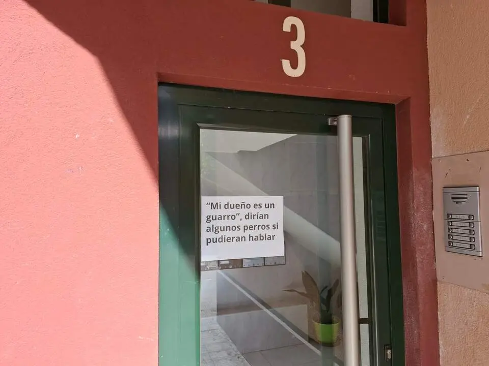 Cartel en Los Bloques