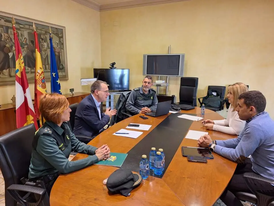 El subdelegado recibe a la alcaldesa