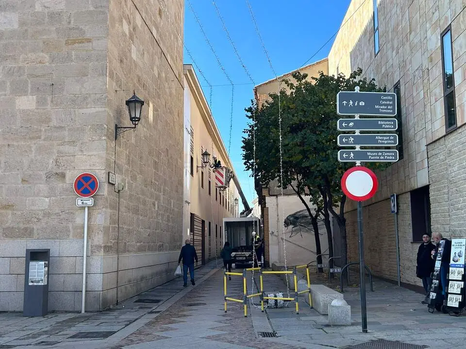 Instalación de luces navideñas