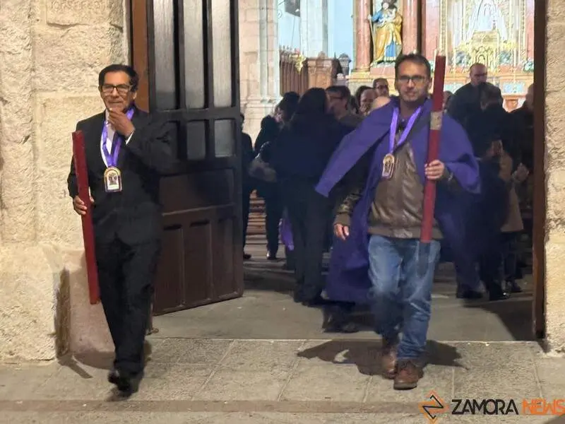 La Hermandad del Se&ntilde;or de los Milagros Traslada su Imagen