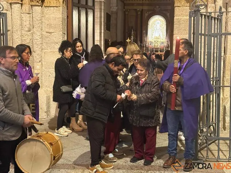 La Hermandad del Se&ntilde;or de los Milagros Traslada su Imagen_2