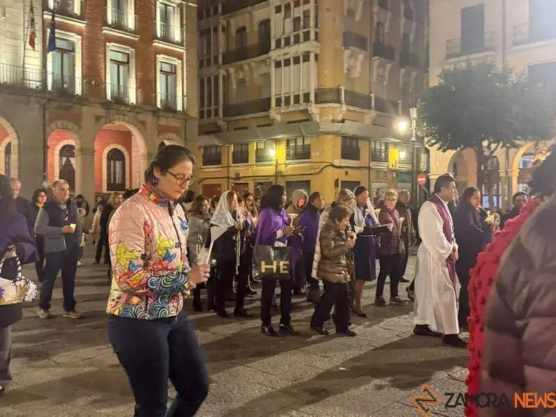 La Hermandad del Se&ntilde;or de los Milagros Traslada su Imagen_14