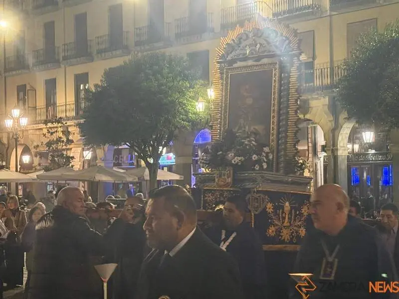 La Hermandad del Se&ntilde;or de los Milagros Traslada su Imagen_20