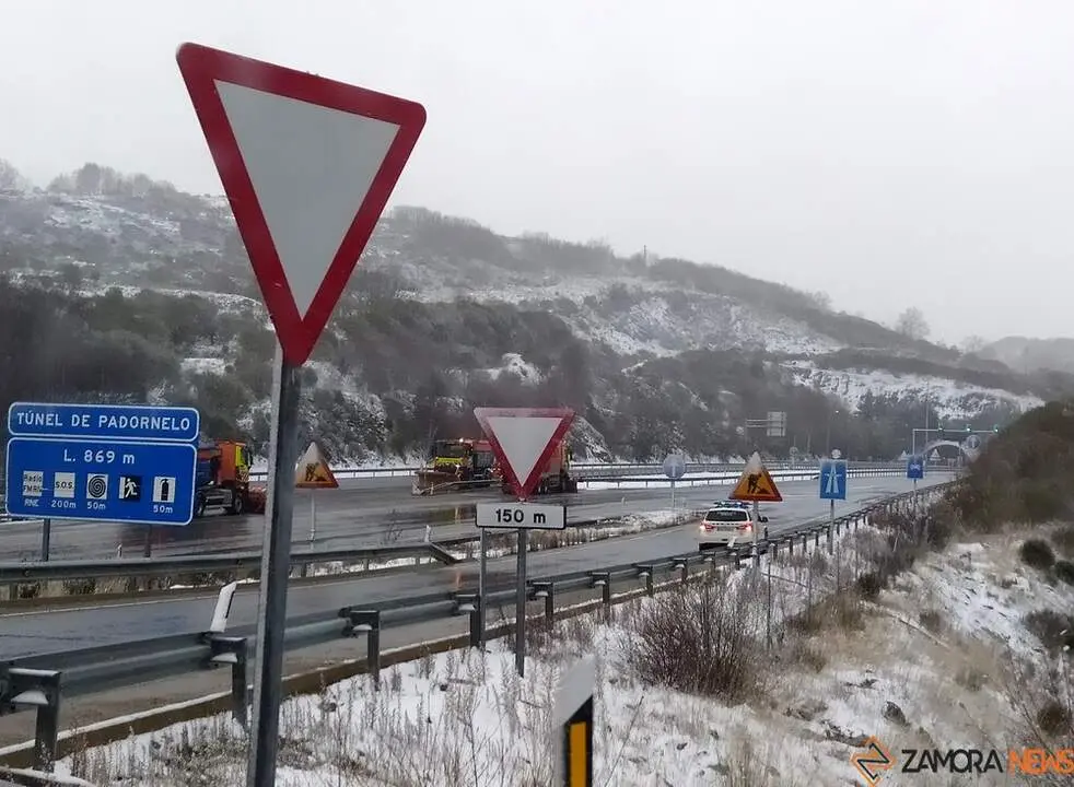 carreteras nieve. imagen de archivo